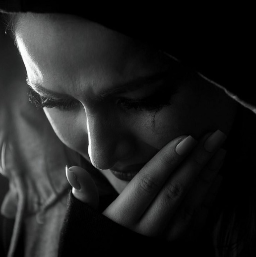 صور بنات انستا ابيض واسود