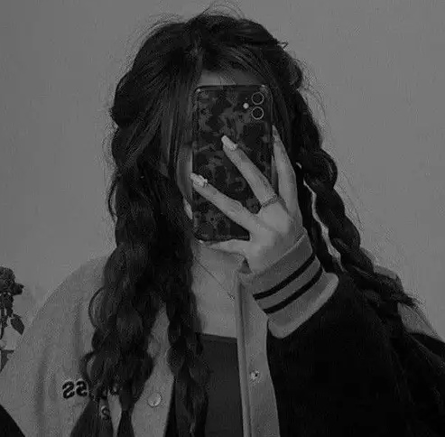صور بنات انستا ابيض واسود