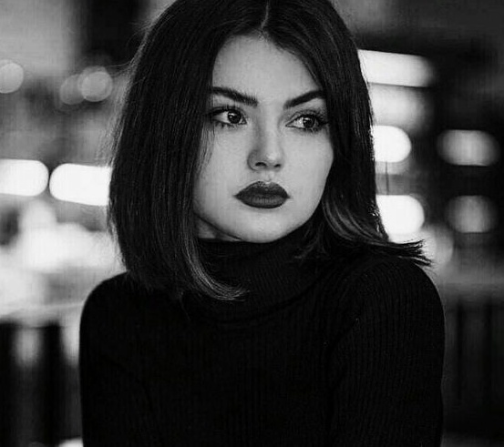 صور بنات انستا ابيض واسود