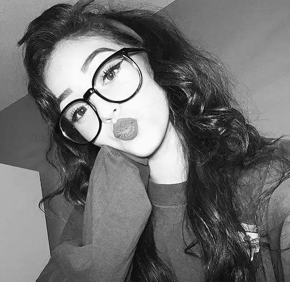 صور بنات انستا ابيض واسود