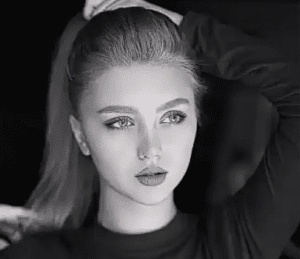 صور بنات انستا ابيض واسود