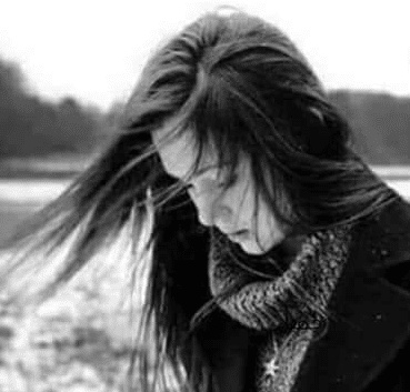 صور بنات حزينه 2024