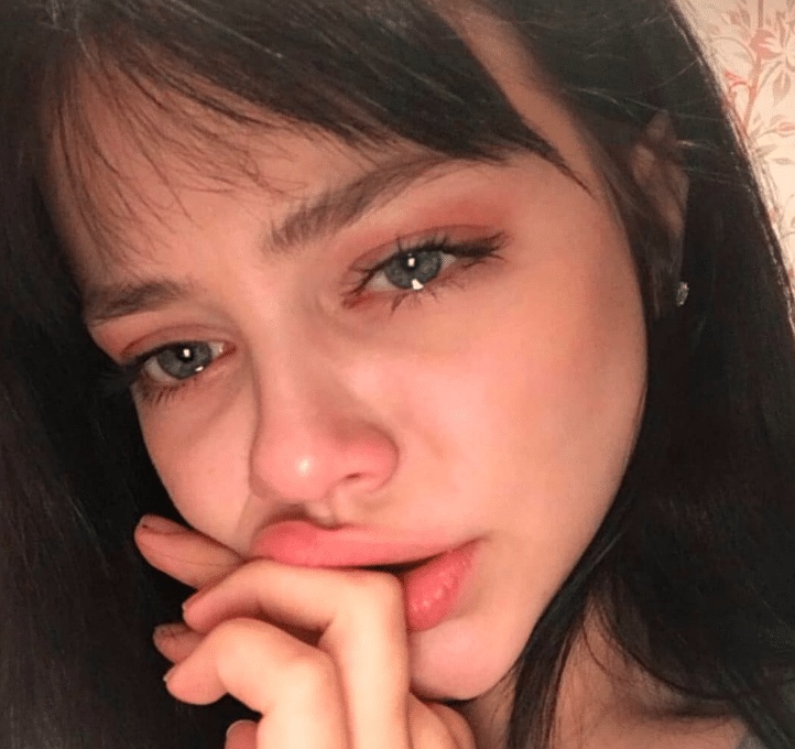 صور بنات حزينه 2024