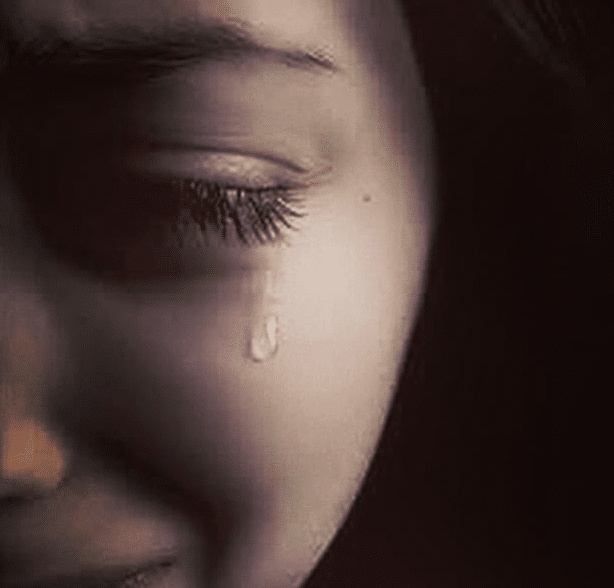 صور بنات حزينه 2024