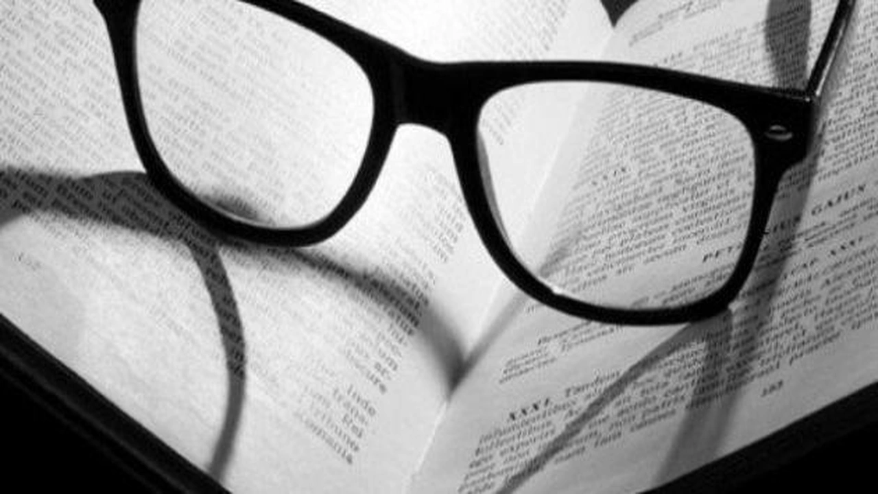 صورة عبارات تشجيع القراءة