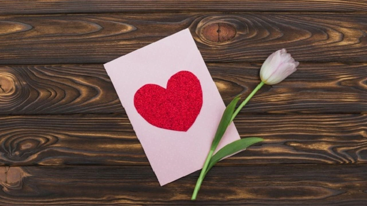صورة عبارات تكتب على الصور عن الحب