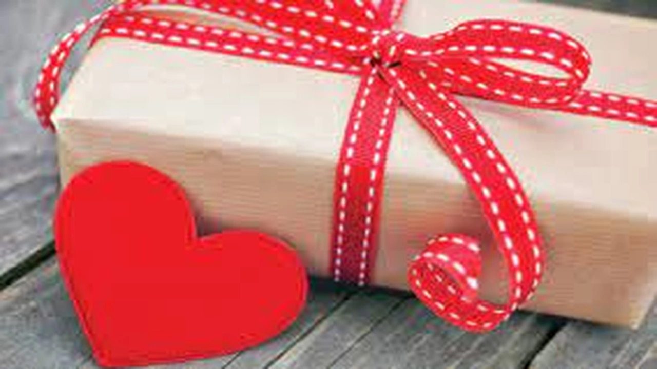 صورة عبارات تكتب على الهدايا للاصدقاء