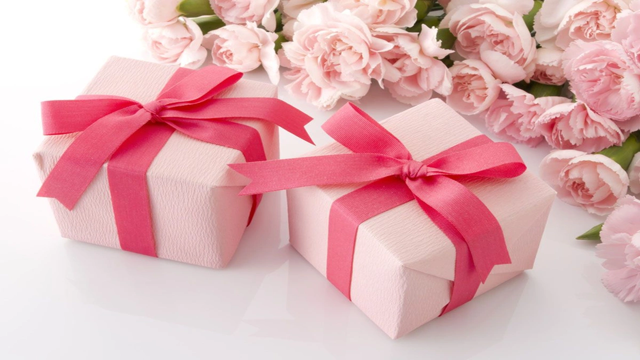 صورة عبارات تكتب على الهدايا للزوجة