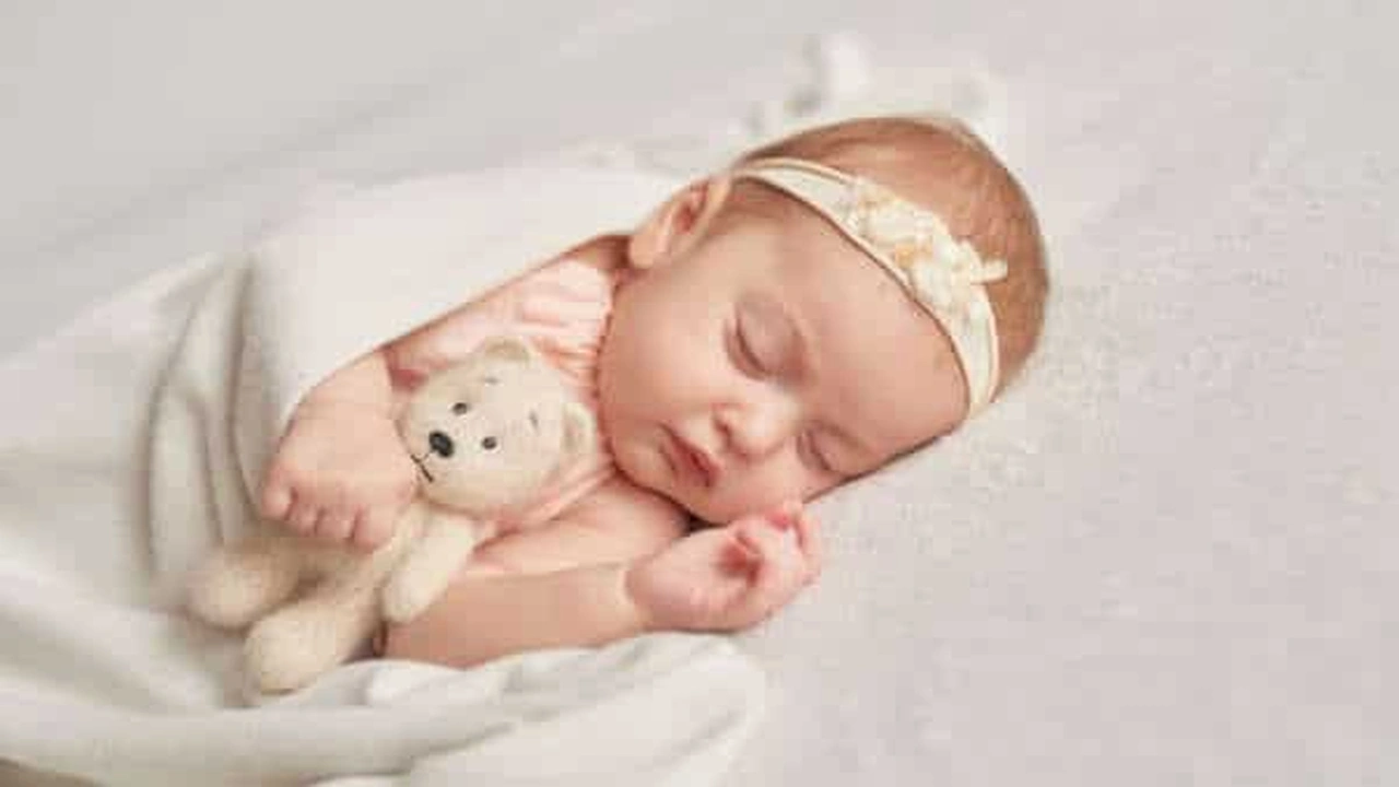 صورة عبارات رزقني الله بمولودة