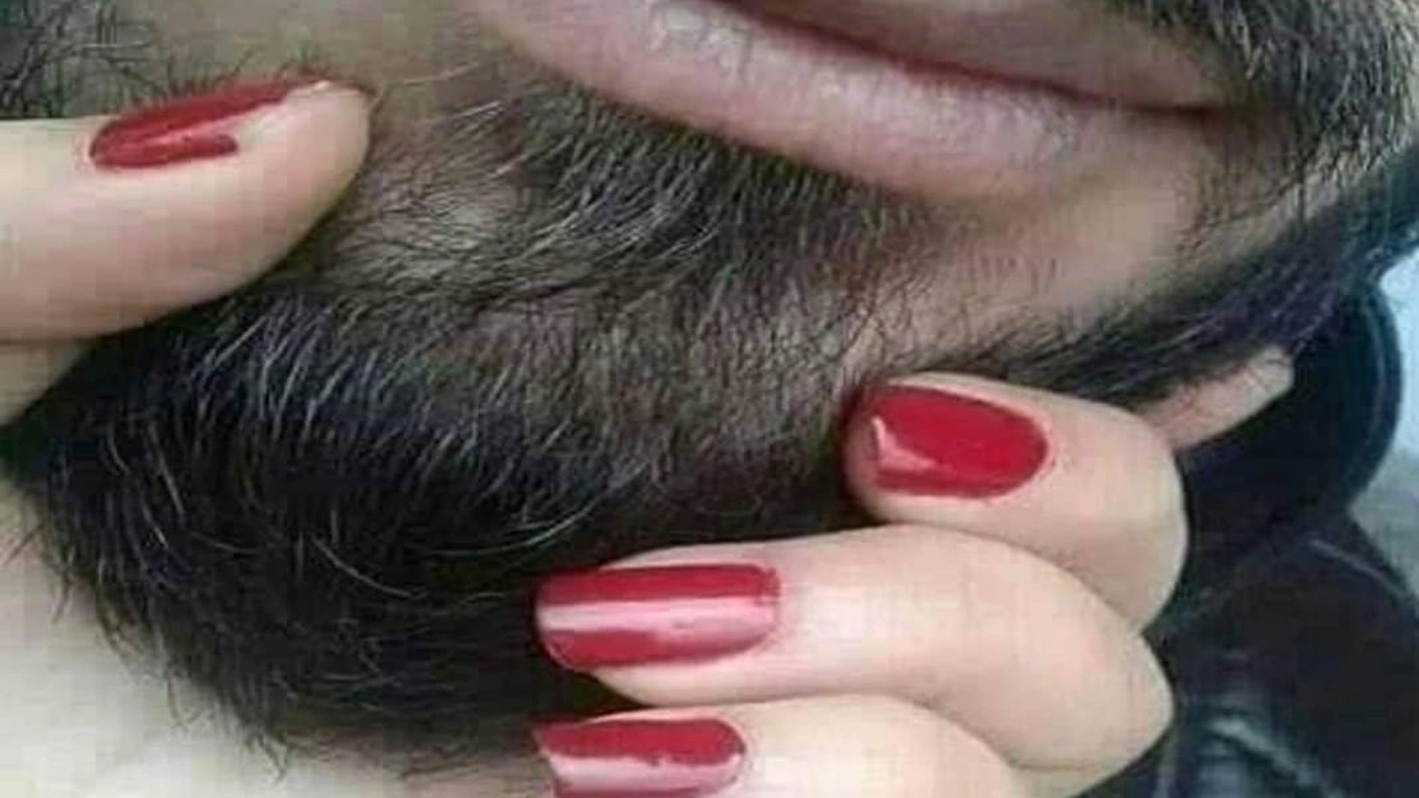 صورة غزل عن الذقن