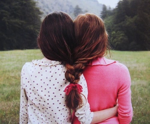 غزل عن العناق