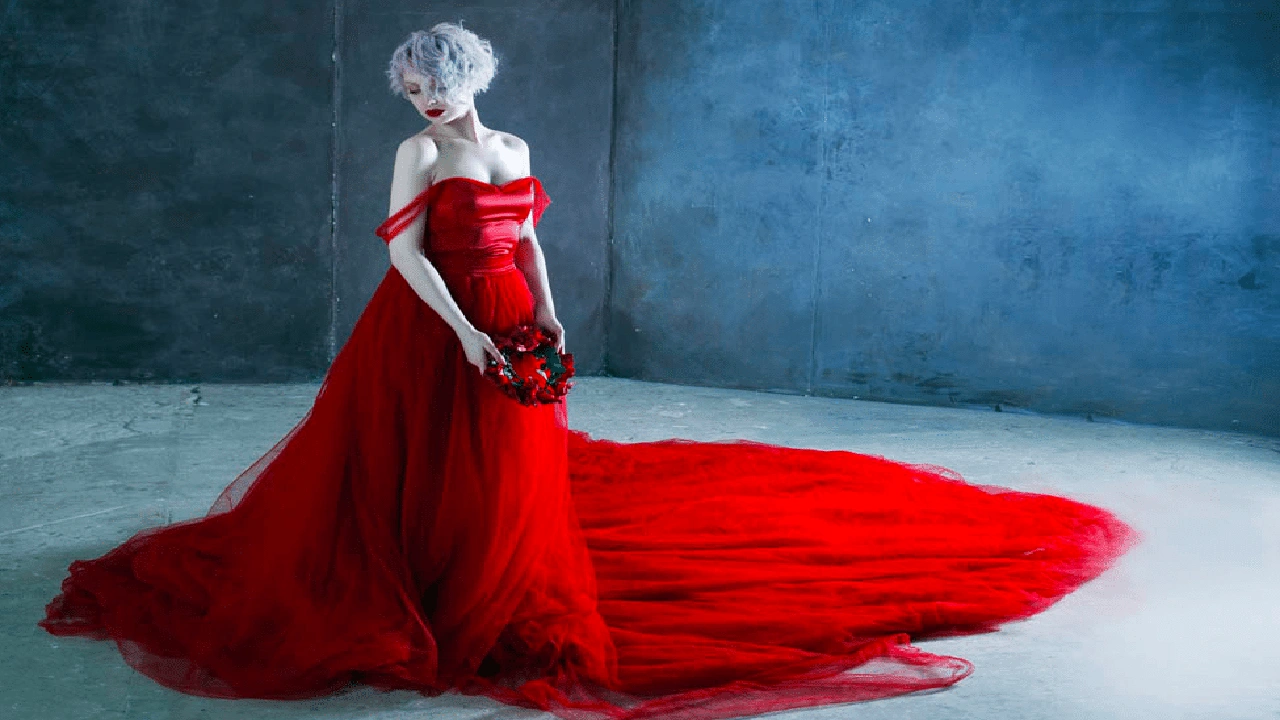 صورة غزل عن الفستان الاحمر