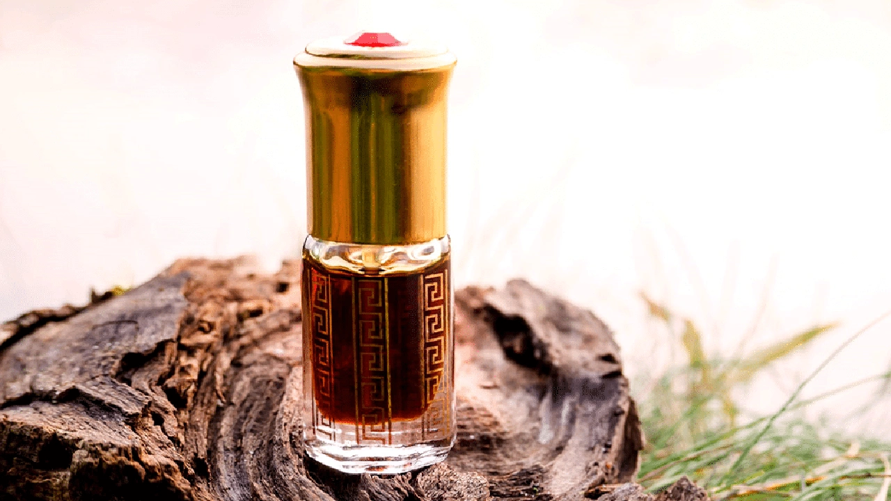 صورة فوائد عطر العود