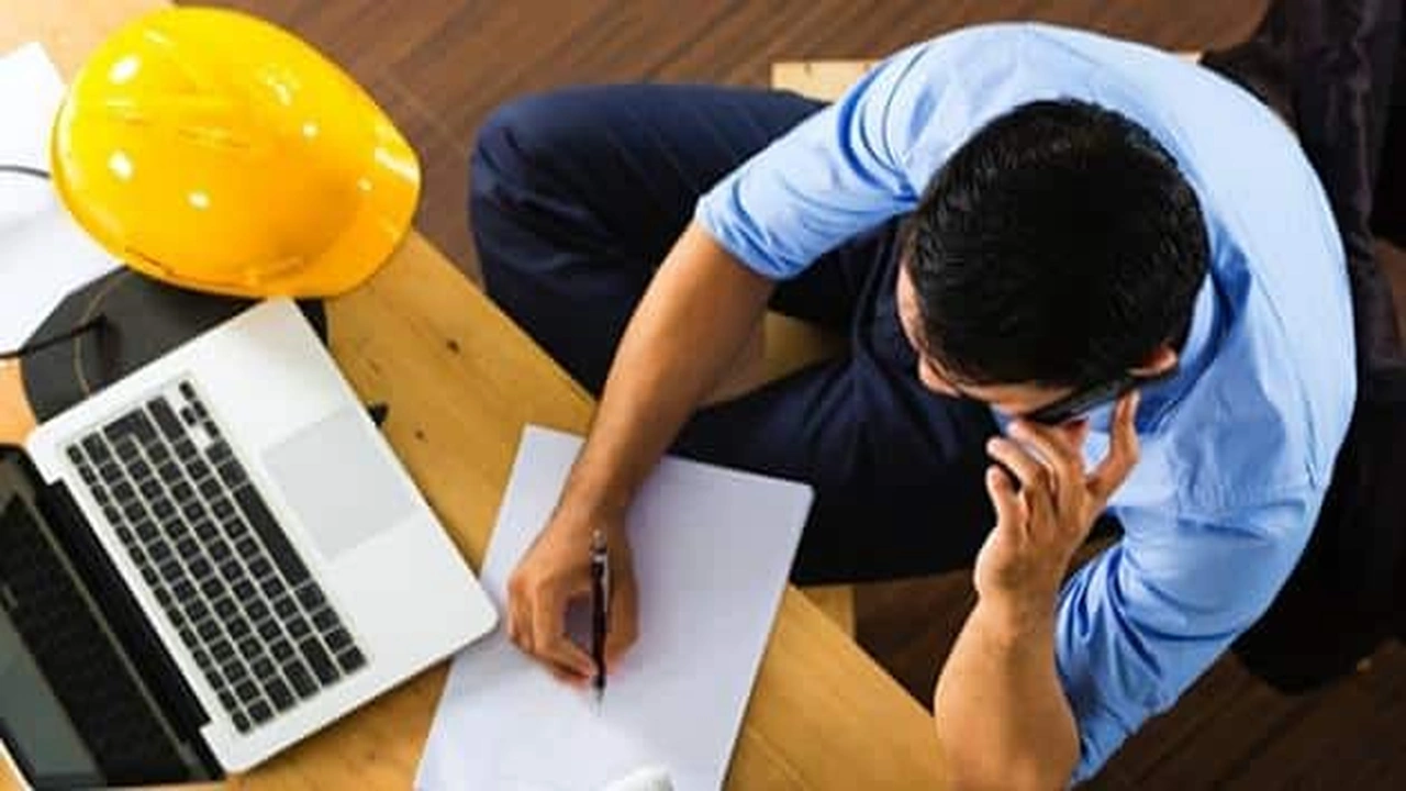 صورة قصة قصيرة عن العمل