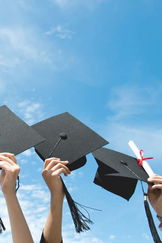 كابشن تخرج من الجامعه