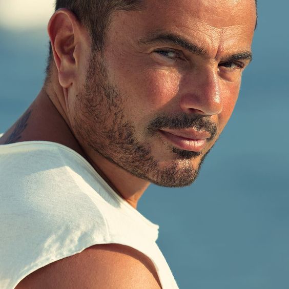 كابشن من اغاني عمرو دياب