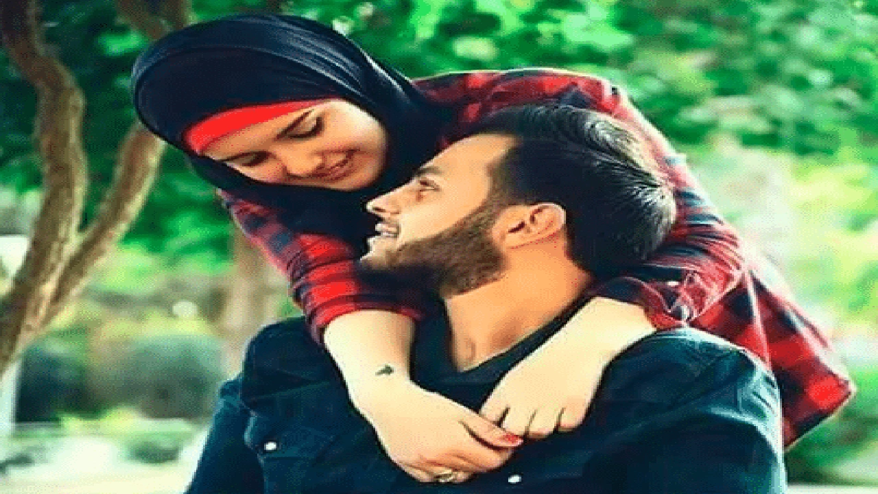 صورة كلام رومانسي عن حضن الحبيب