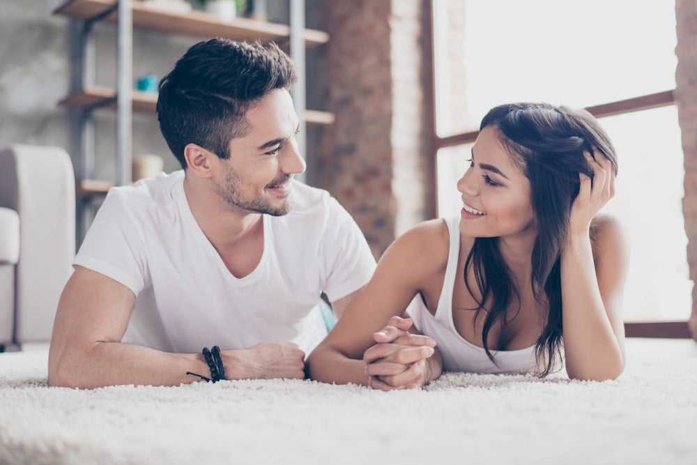 كيف اجعل شخص يحبني عن طريق الواتساب 