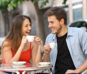 كيف اعرف أنه يحبني من كلامه معي