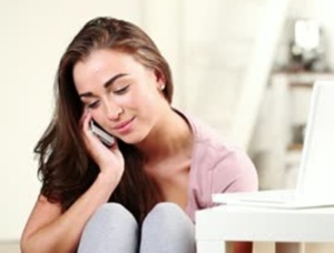 كيف اعرف انها تحبني عبر الهاتف