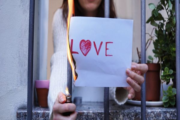 كيف انسى شخص احبه