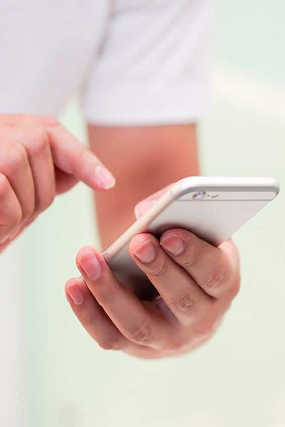 كيفية جذب الرجل عن طريق الهاتف