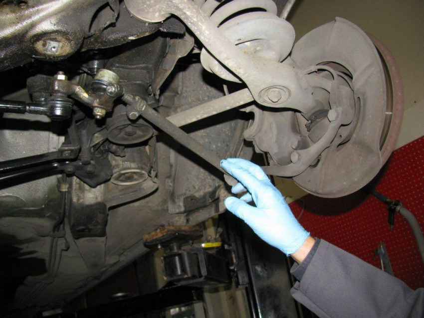 ماذا يعني وجود صوت طقطقة في السيارة