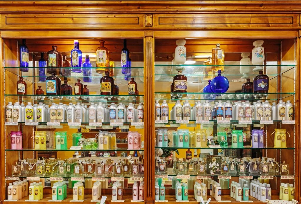 محلات بيع العطور بالجملة في الدمام