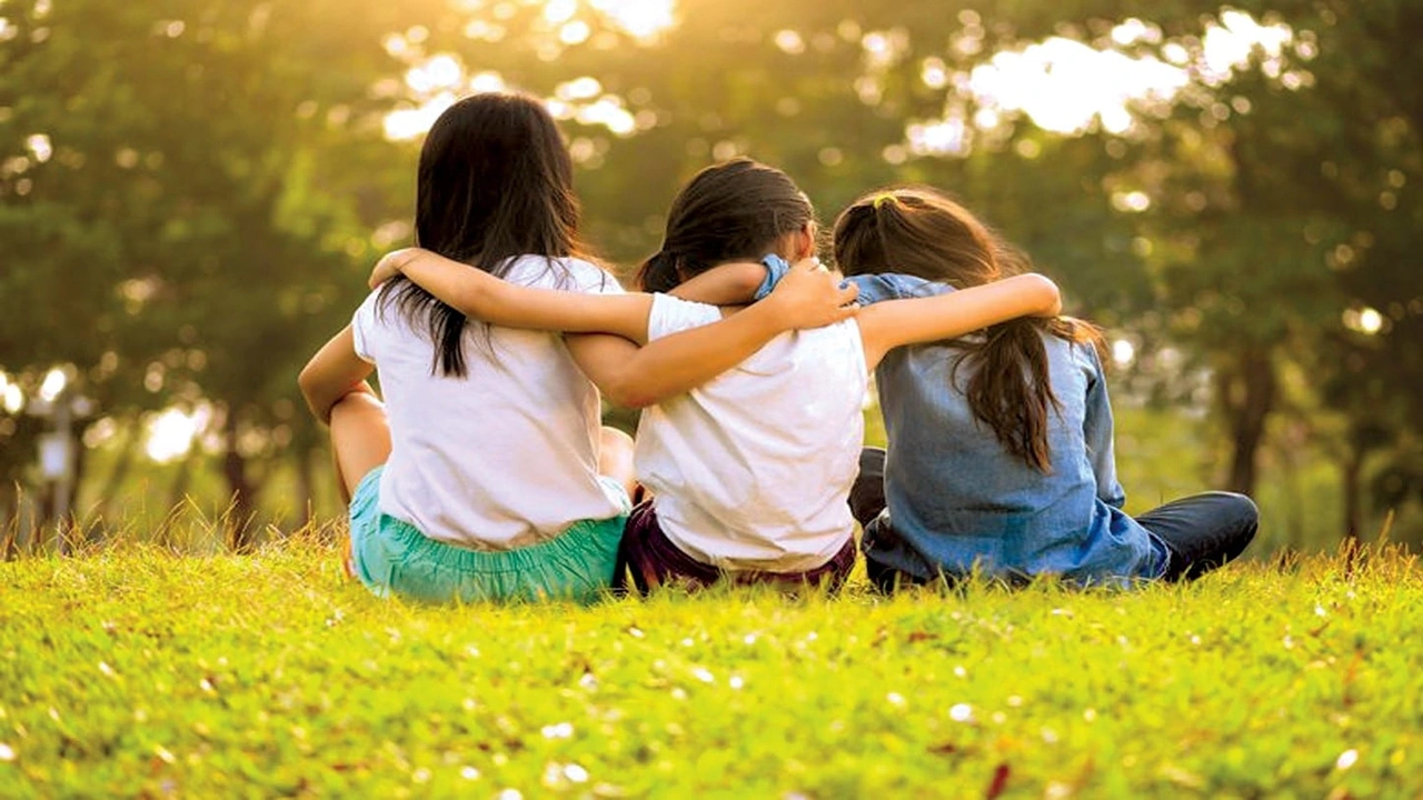 صورة مطويات عن الصداقه