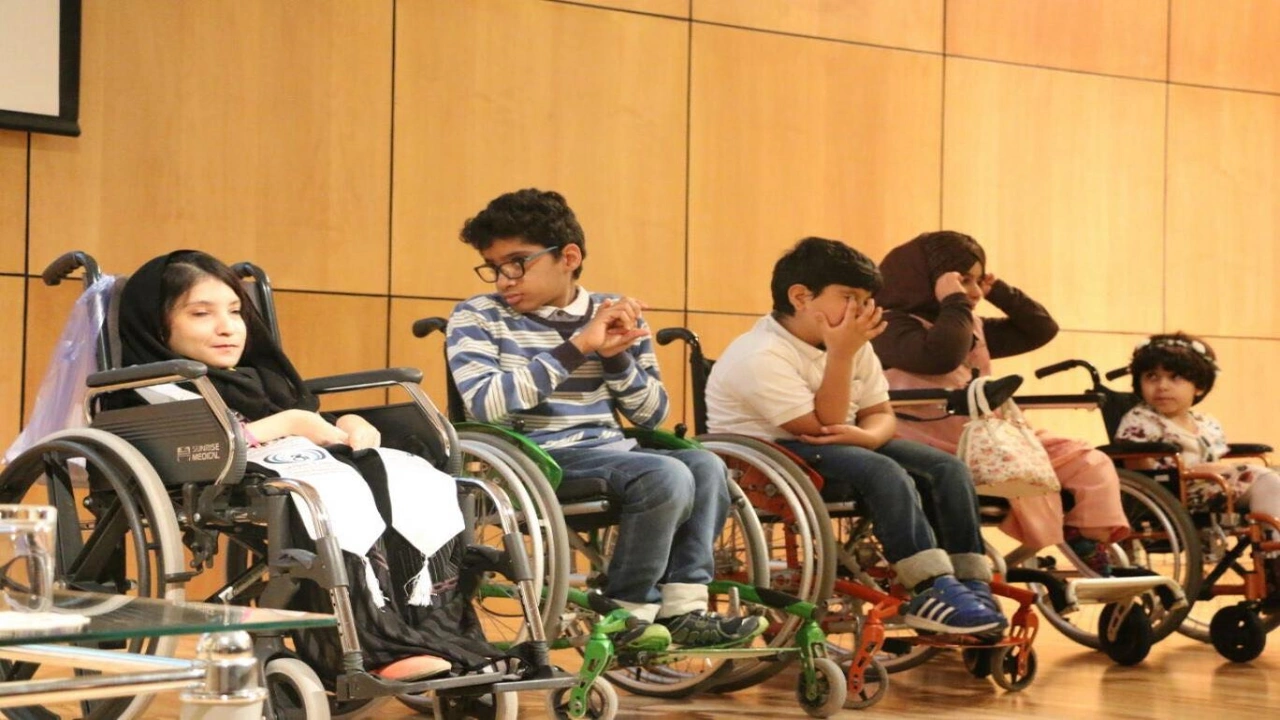 صورة مطويات عن ذوي الاحتياجات الخاصة