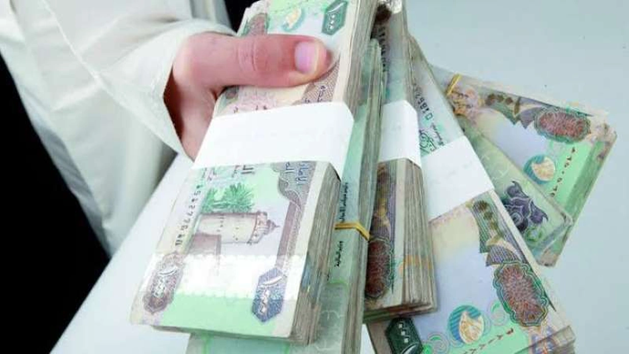 صورة مكاتب تسليف فلوس في الإمارات