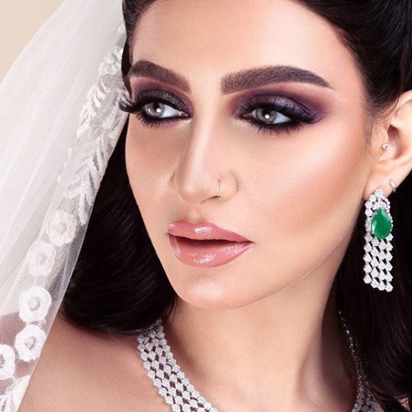 مكياج عيون خليجي بالصور والخطوات