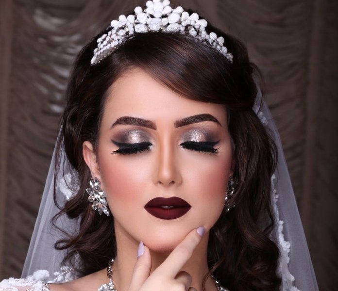 مكياج عيون خليجي بالصور والخطوات