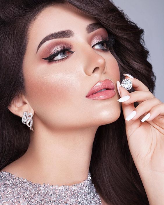 مكياج عيون خليجي بالصور والخطوات
