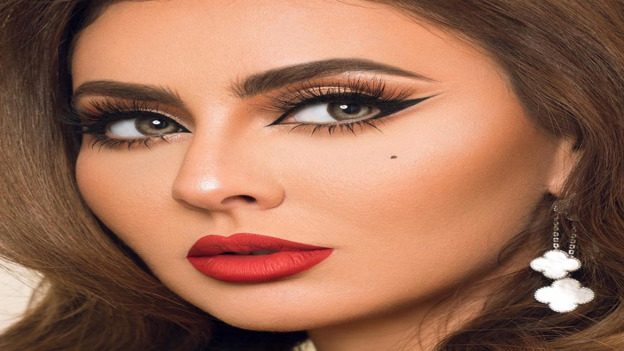 صورة مكياج عيون خليجي بالصور والخطوات