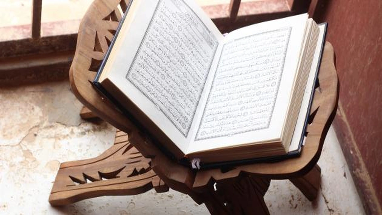 صورة ملخص سورة الحاقة