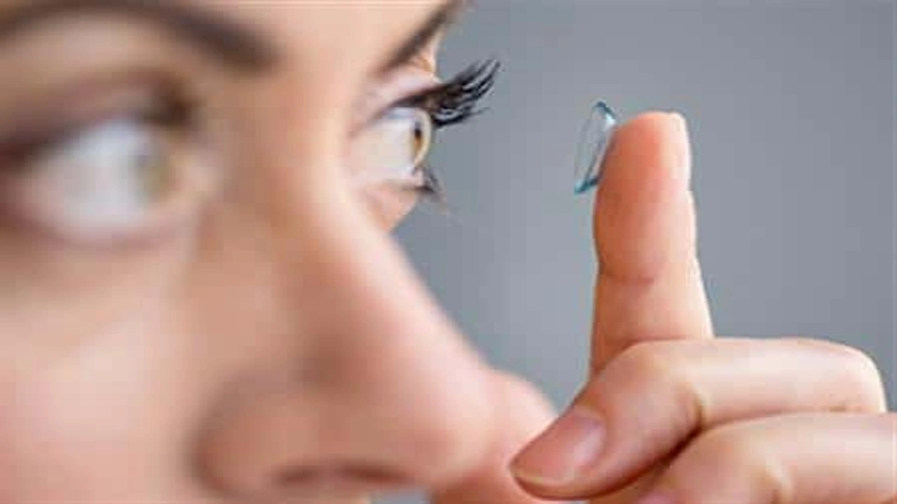 صورة مميزات وعيوب عدسات ادور