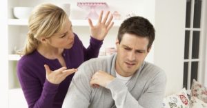 من هي المرأة التي يهرب منها الرجل