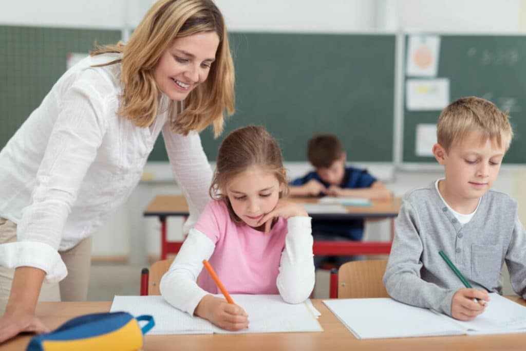 موضوع تعبير انجليزي عن المدرسه