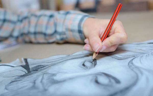 موضوع تعبير بالانجليزي عن الحرف اليدوية