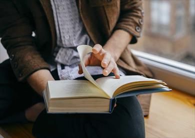موضوع تعبير بالانجليزي عن كتاب قرأته