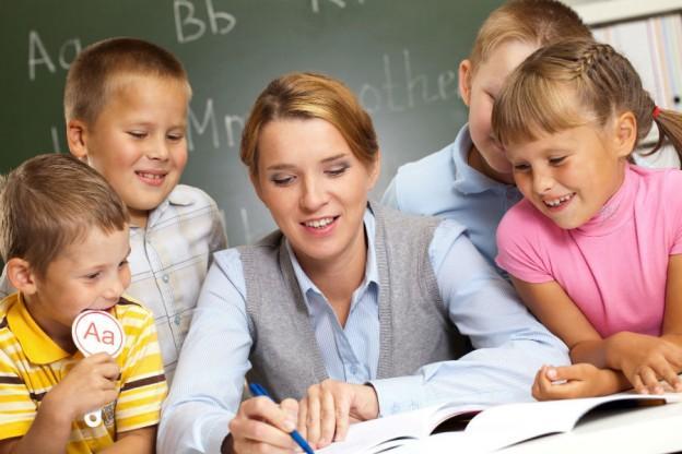 موضوع تعبير باللغة الانجليزية عن المعلم