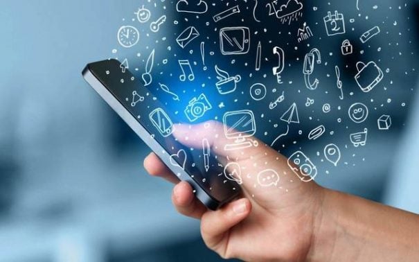 موضوع تعبير عن الإنترنت سلاح ذو حدين
