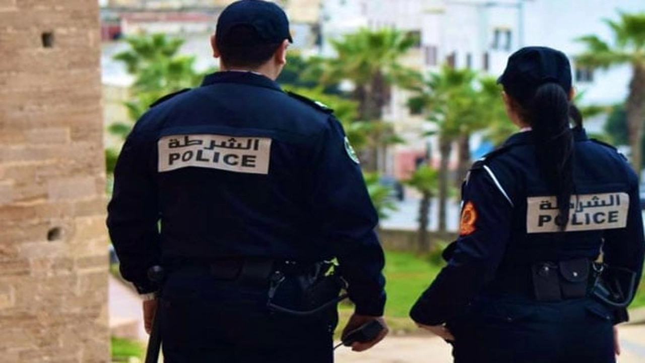 صورة موضوع تعبير عن الشرطة باللغة الانجليزية