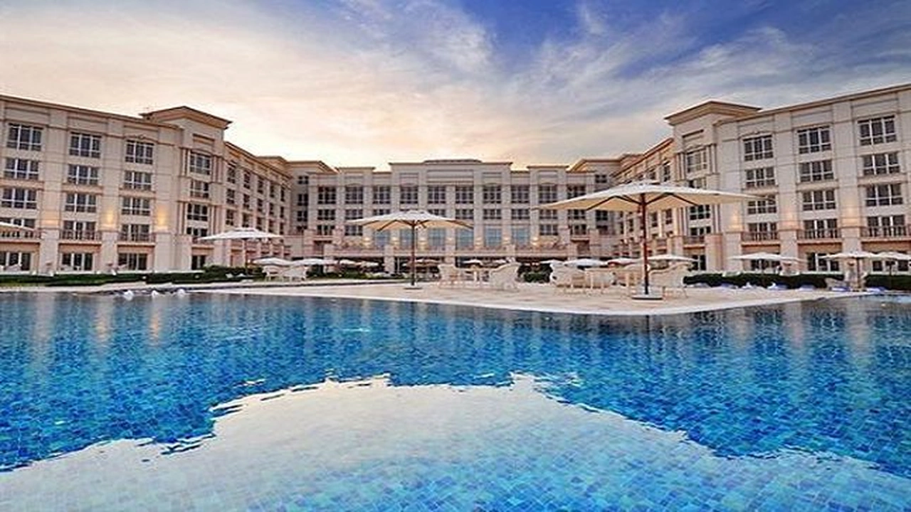 صورة موضوع تعبير عن الفندق بالانجليزي