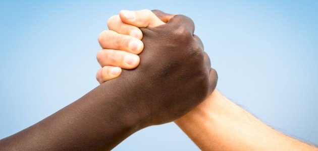 موضوع عن العنصرية