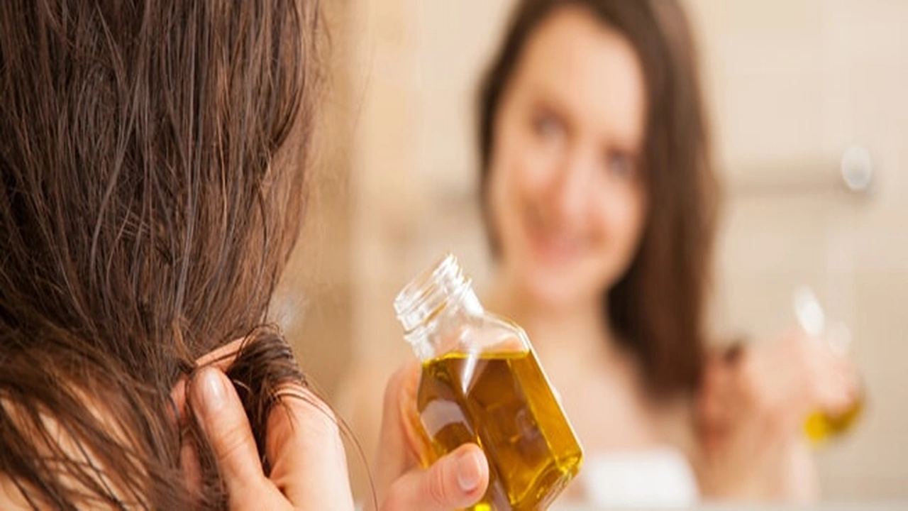 صورة مين استخدمت زيت جوز الهند للشعر
