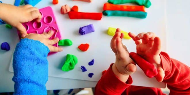 نشاط تعليم الألوان للاطفال