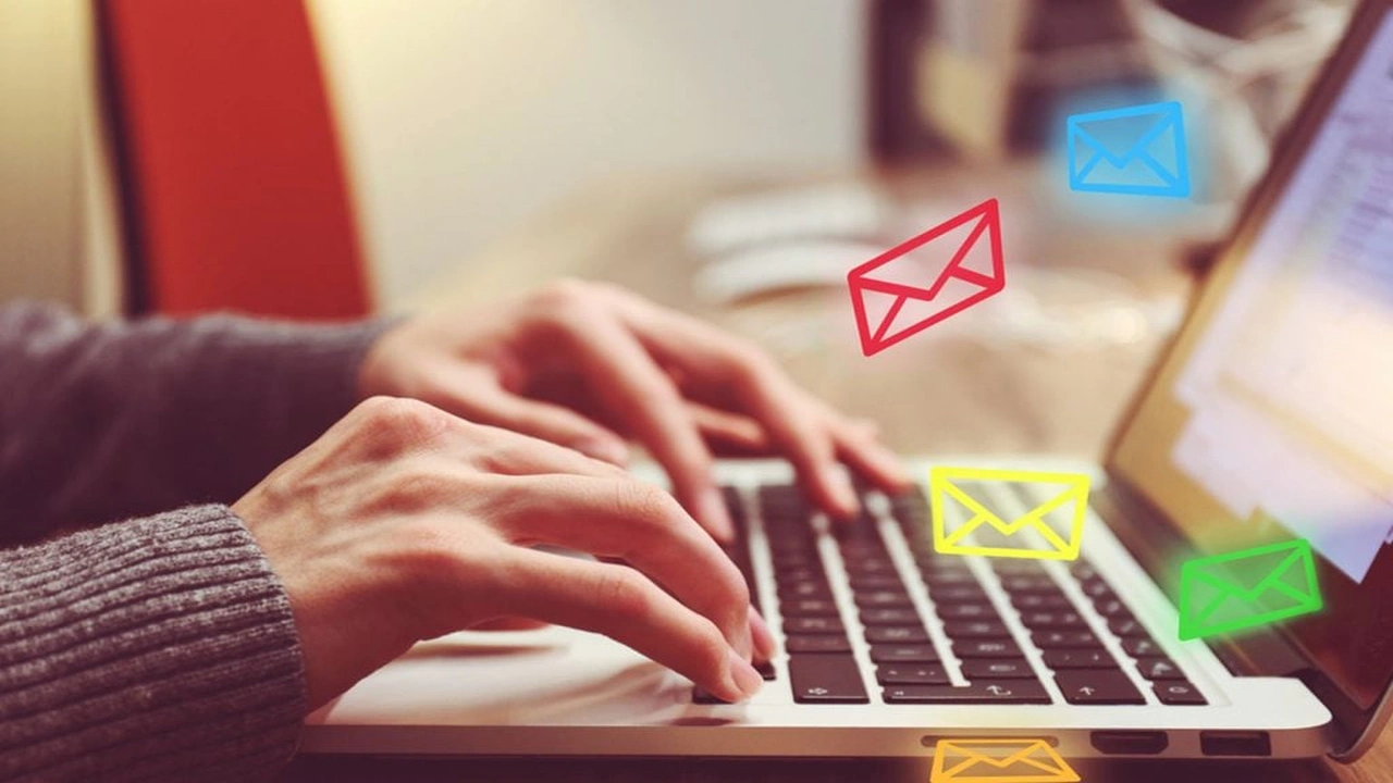 صورة نموذج الايميل الرسمي