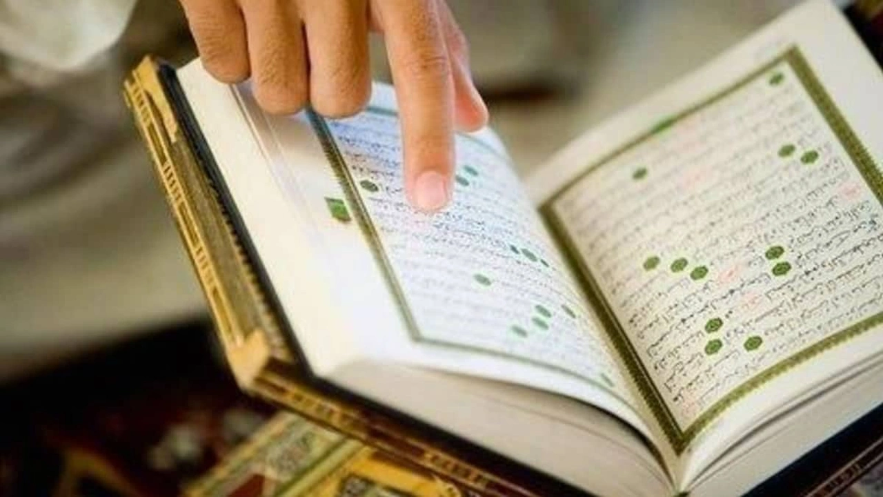 صورة هل يجوز قراءة القرآن بدون وضوء